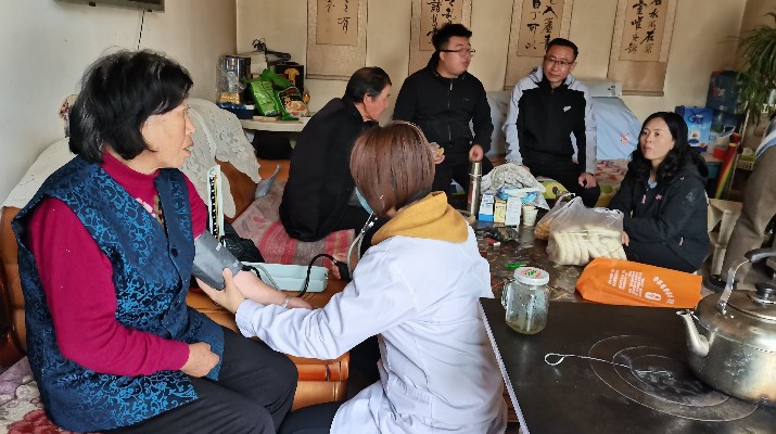 九九重陽節(jié)，濃濃敬老情 ——集團(tuán)駐村工作隊(duì)開展重陽節(jié)走訪慰問活動